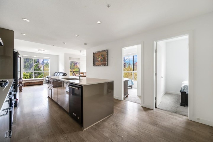 Photo 4 at 302 - 3581 Ross Drive, University VW, Vancouver West