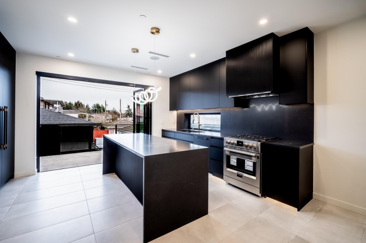 Photo 2 at 7962 Inverness Street, South Vancouver, Vancouver East