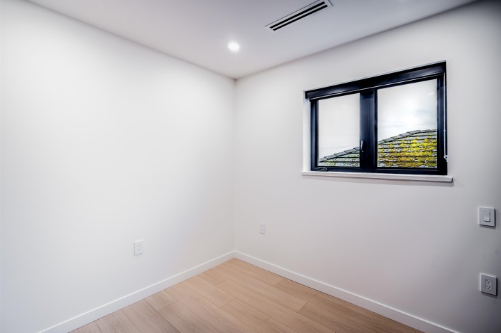 Photo 17 at 7962 Inverness Street, South Vancouver, Vancouver East
