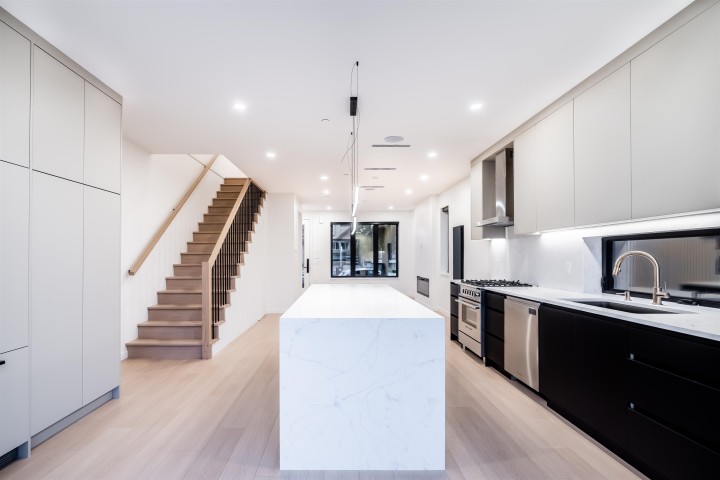 Photo 5 at 7960 Inverness Street, South Vancouver, Vancouver East