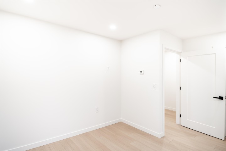 Photo 10 at 7960 Inverness Street, South Vancouver, Vancouver East
