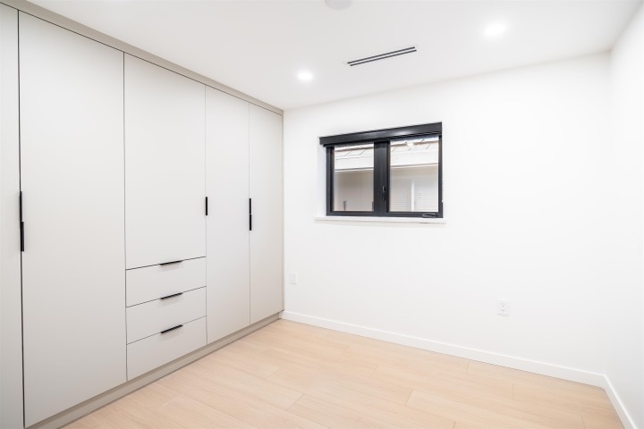 Photo 14 at 7960 Inverness Street, South Vancouver, Vancouver East