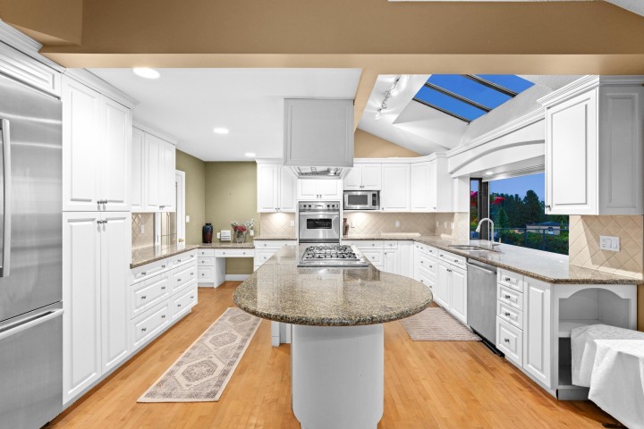 Photo 10 at 1285 Chartwell Crescent, Chartwell, West Vancouver