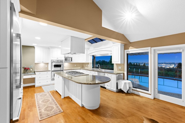 Photo 11 at 1285 Chartwell Crescent, Chartwell, West Vancouver