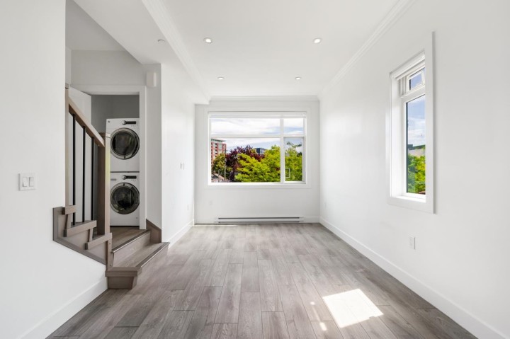 Photo 7 at 5043 Chambers Street, Collingwood VE, Vancouver East