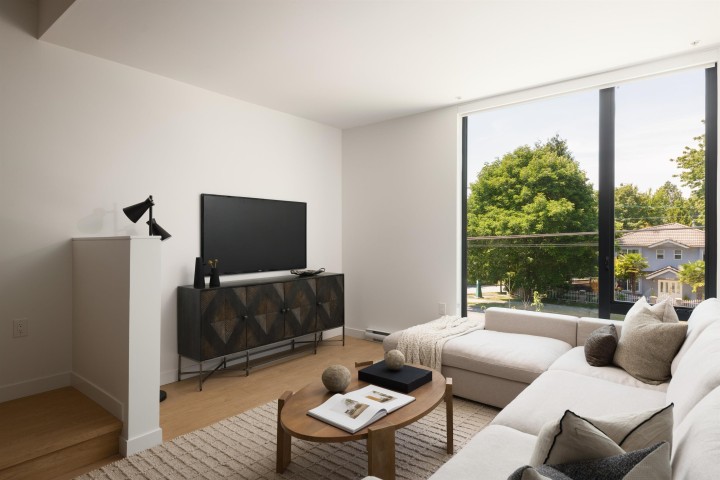 Photo 9 at 233 - 2830 Nanaimo Street, Renfrew Heights, Vancouver East