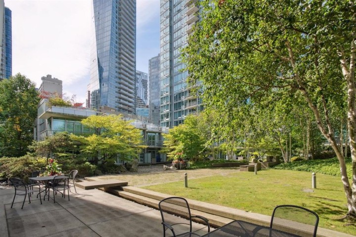 Photo 32 at 408 - 590 Nicola Street, Coal Harbour, Vancouver West