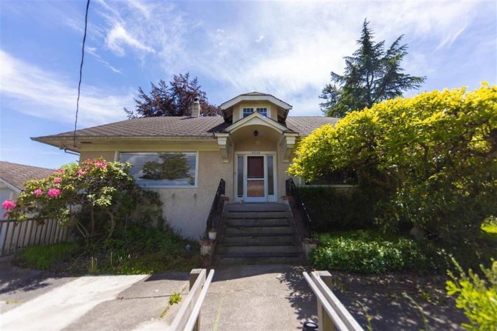 Photo 4 at 4674 W 4th Avenue, Point Grey, Vancouver West