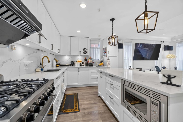 Photo 1 at 451 W 63rd Avenue, Marpole, Vancouver West