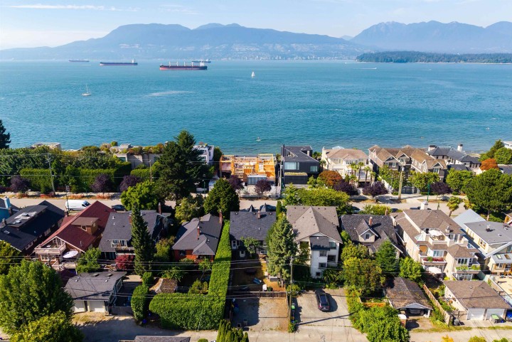 Photo 1 at 3026 Point Grey Road, Kitsilano, Vancouver West