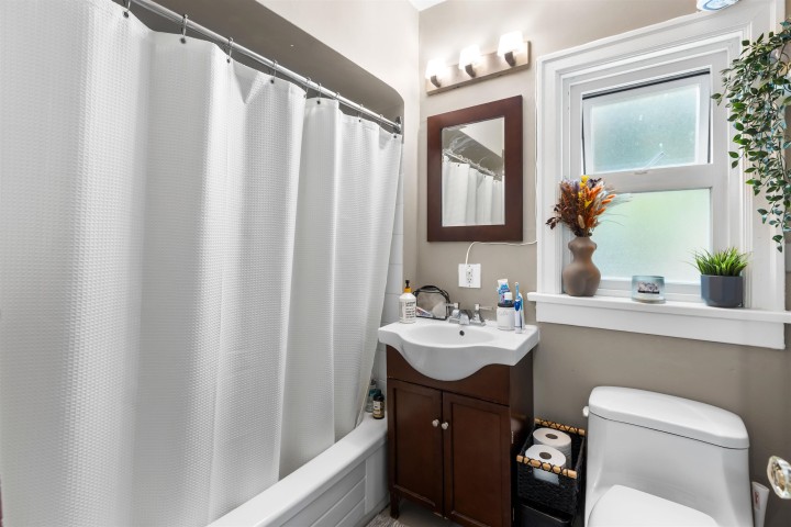 Photo 14 at 3026 Point Grey Road, Kitsilano, Vancouver West