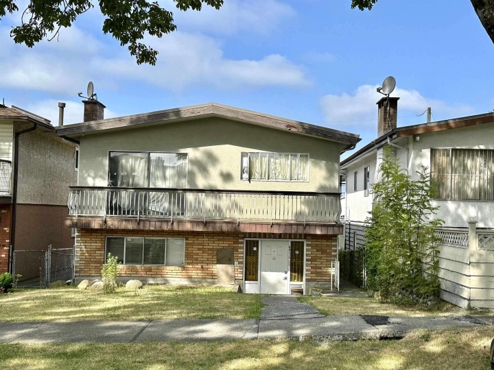 Photo 1 at 6915 Beatrice Street, Killarney VE, Vancouver East