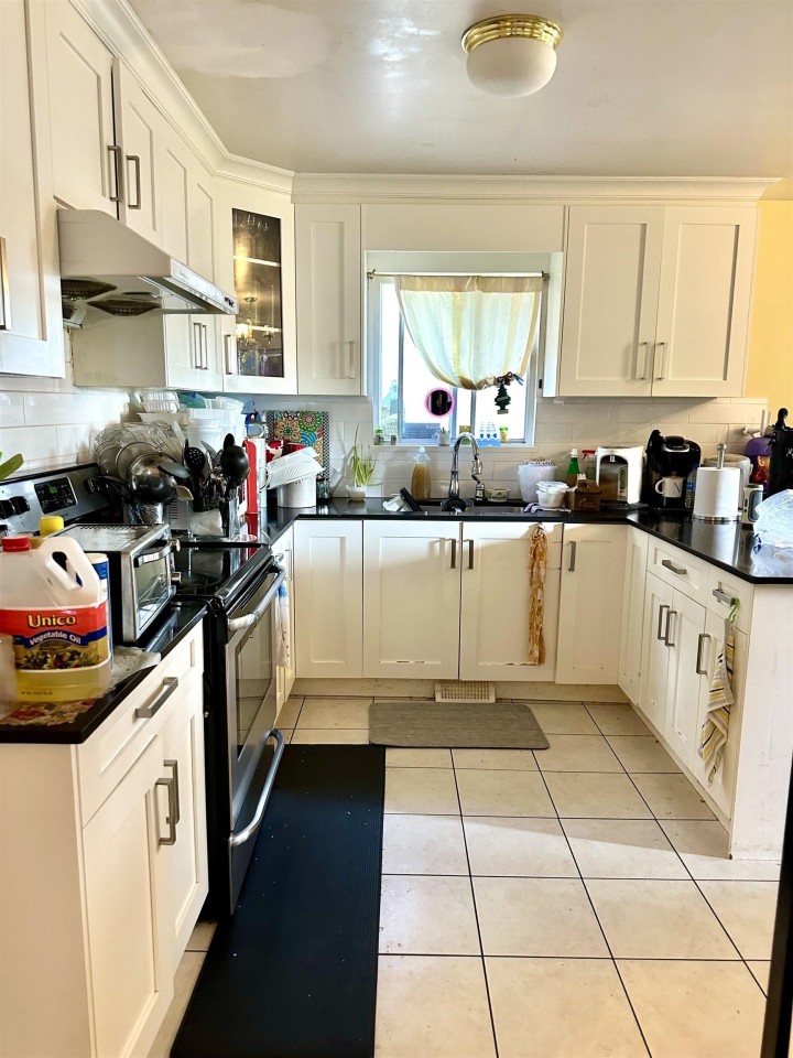 Photo 10 at 6915 Beatrice Street, Killarney VE, Vancouver East