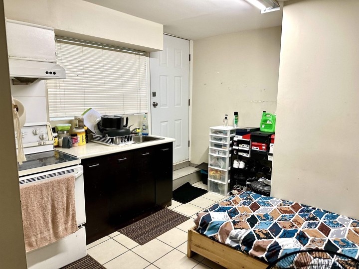 Photo 11 at 6915 Beatrice Street, Killarney VE, Vancouver East