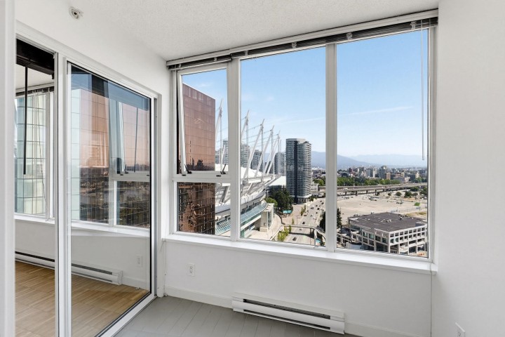 Photo 16 at 2508 - 33 Smithe Street, Yaletown, Vancouver West