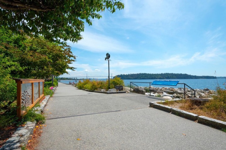 Photo 32 at 503 - 1730 Duchess Avenue, Ambleside, West Vancouver