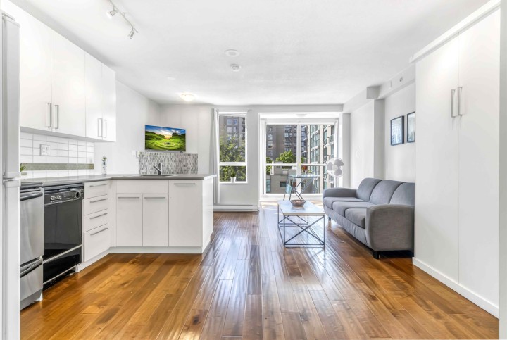 Photo 7 at 710 - 939 Homer Street, Yaletown, Vancouver West
