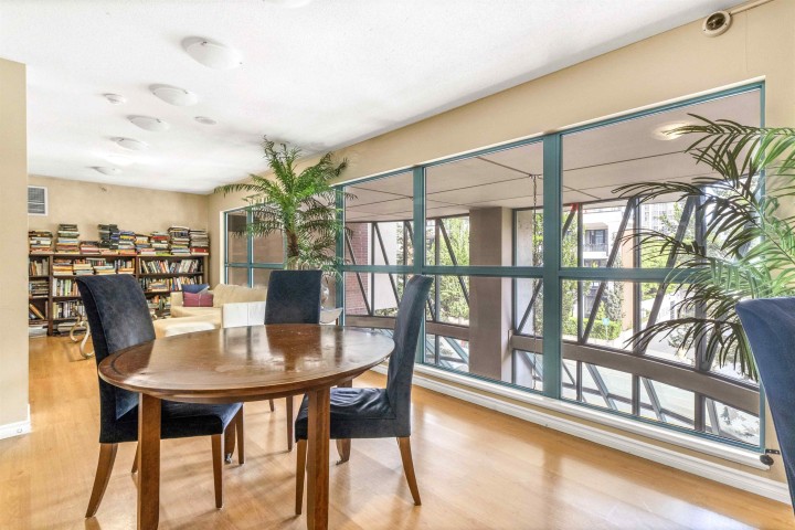 Photo 19 at 710 - 939 Homer Street, Yaletown, Vancouver West
