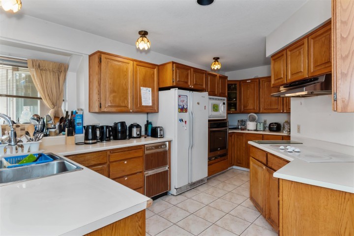 Photo 3 at 5564 Elizabeth Street, Cambie, Vancouver West