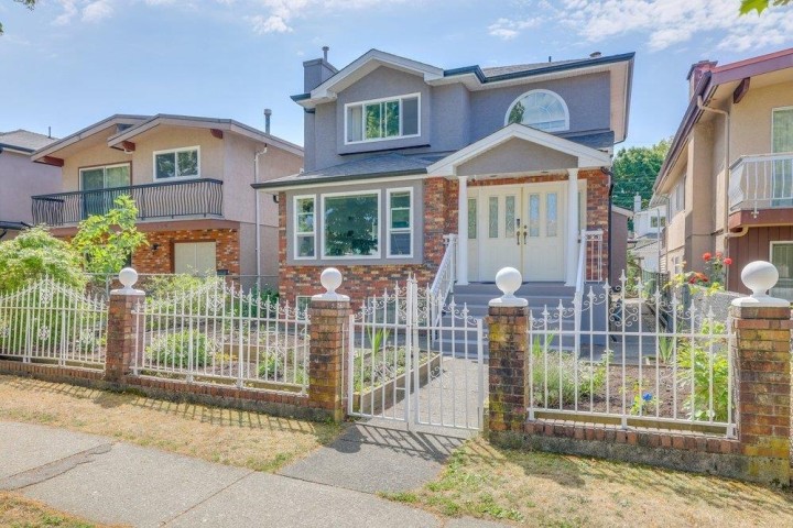 Photo 2 at 2038 E 26th Avenue, Victoria VE, Vancouver East