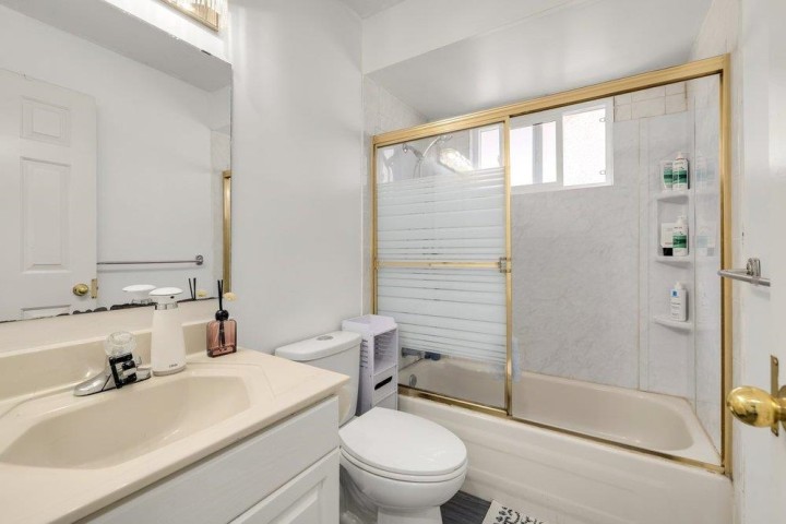 Photo 12 at 2038 E 26th Avenue, Victoria VE, Vancouver East
