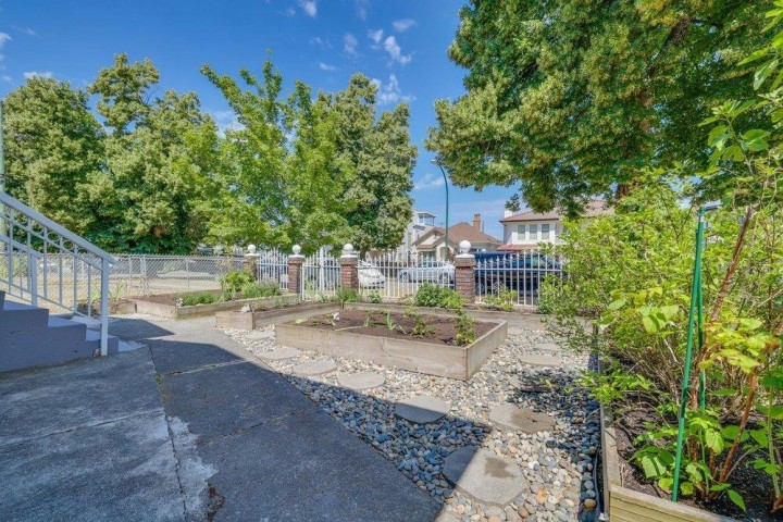 Photo 3 at 2038 E 26th Avenue, Victoria VE, Vancouver East