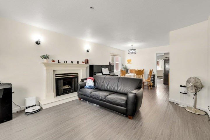 Photo 4 at 2038 E 26th Avenue, Victoria VE, Vancouver East