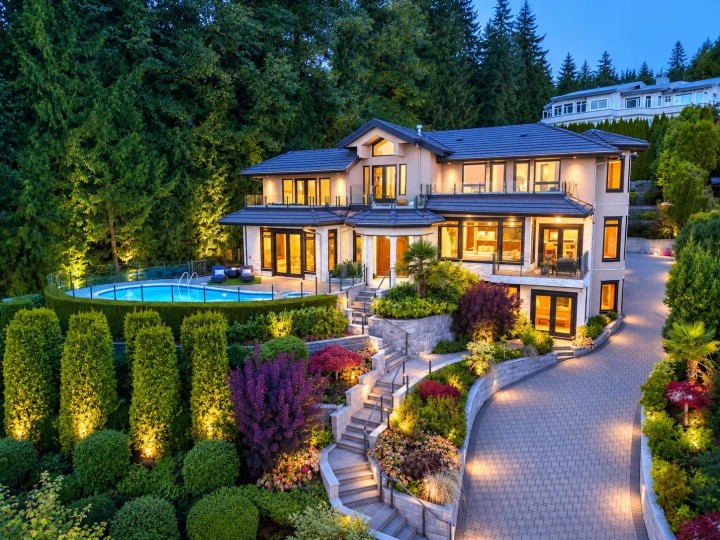 Photo 1 at 2673 Finch Hill, Canterbury WV, West Vancouver