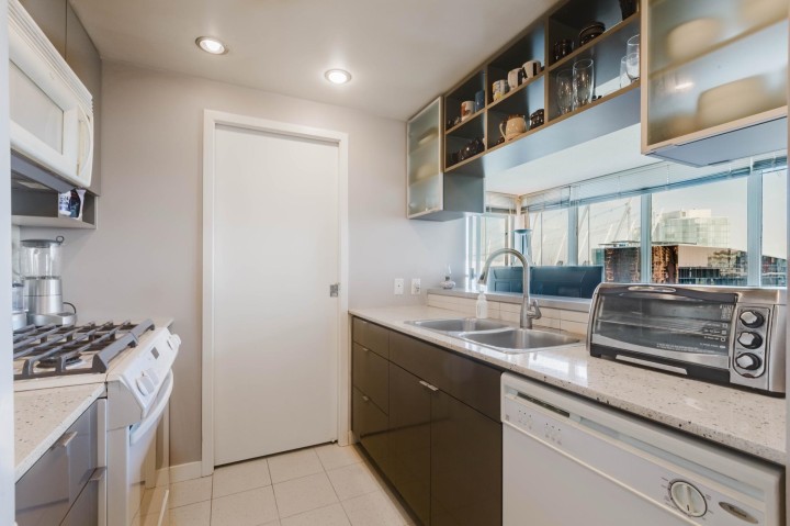 Photo 6 at 2305 - 928 Beatty Street, Yaletown, Vancouver West