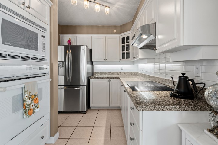 Photo 17 at 12D - 328 Taylor Way, Park Royal, West Vancouver