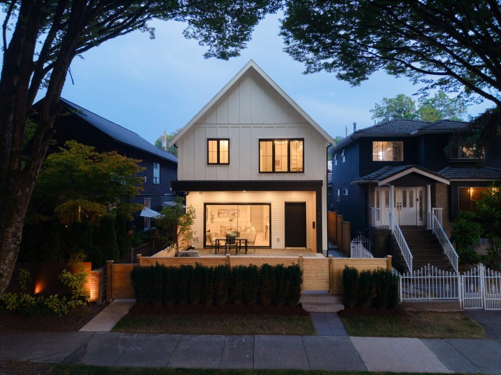 Photo 2 at 1 - 810 E 22nd Avenue, Fraser VE, Vancouver East