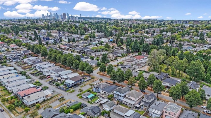 Photo 9 at 2593 E 25th Avenue, Renfrew Heights, Vancouver East