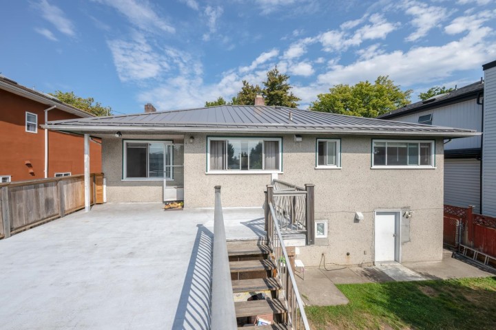Photo 13 at 5655 Lancaster Street, Collingwood VE, Vancouver East