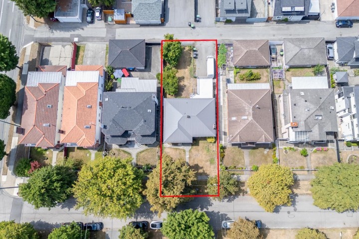 Photo 3 at 5655 Lancaster Street, Collingwood VE, Vancouver East