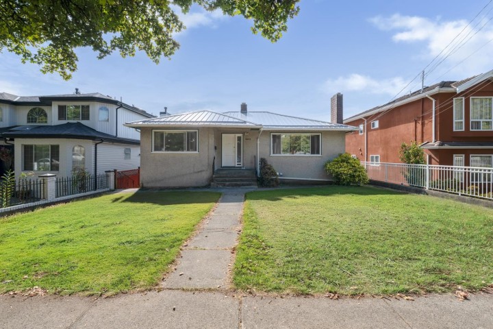Photo 1 at 5655 Lancaster Street, Collingwood VE, Vancouver East
