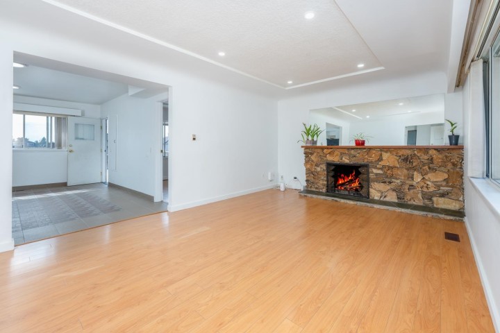 Photo 9 at 5655 Lancaster Street, Collingwood VE, Vancouver East
