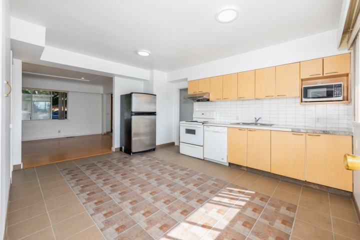 Photo 15 at 5655 Lancaster Street, Collingwood VE, Vancouver East