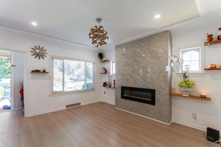 Photo 2 at 136 E 45th Avenue, Main, Vancouver East