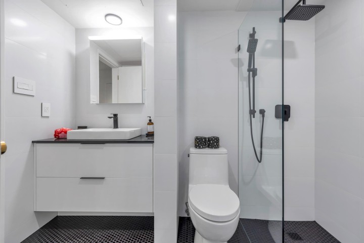 Photo 33 at 101 - 2135 Argyle Avenue, Dundarave, West Vancouver