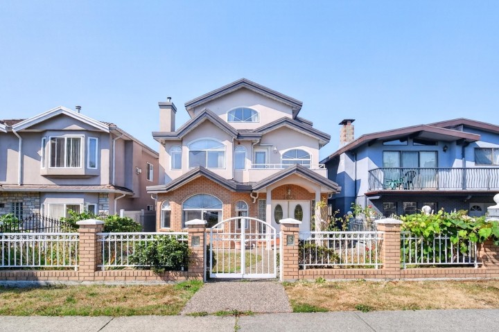Photo 2 at 3423 E 24th Avenue, Renfrew Heights, Vancouver East