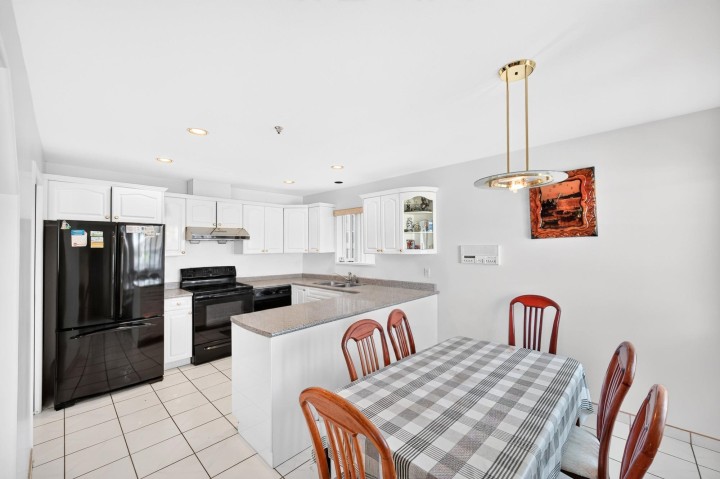 Photo 9 at 3423 E 24th Avenue, Renfrew Heights, Vancouver East