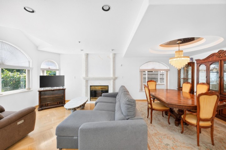 Photo 4 at 3423 E 24th Avenue, Renfrew Heights, Vancouver East