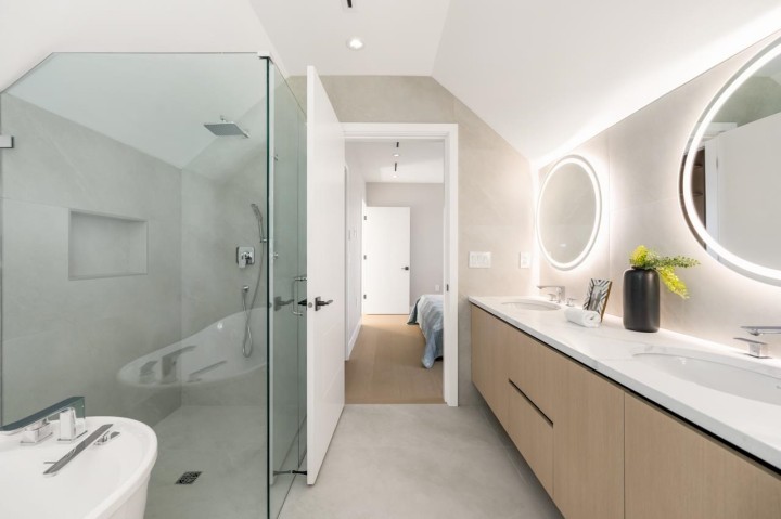 Photo 3 at 1 - 3771 W King Edward Avenue, Dunbar, Vancouver West