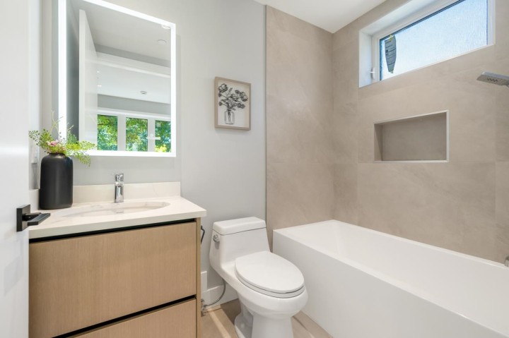 Photo 9 at 1 - 3771 W King Edward Avenue, Dunbar, Vancouver West