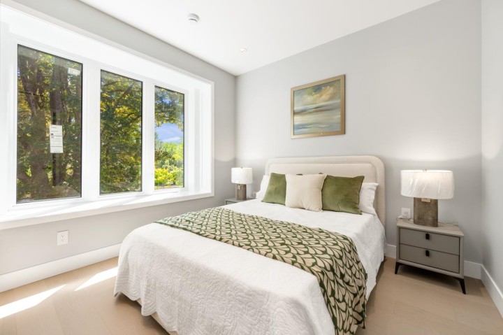 Photo 10 at 1 - 3771 W King Edward Avenue, Dunbar, Vancouver West