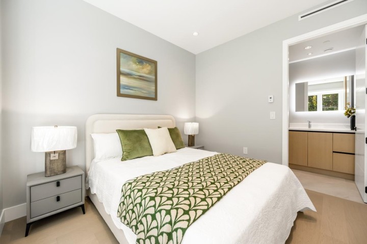 Photo 11 at 1 - 3771 W King Edward Avenue, Dunbar, Vancouver West
