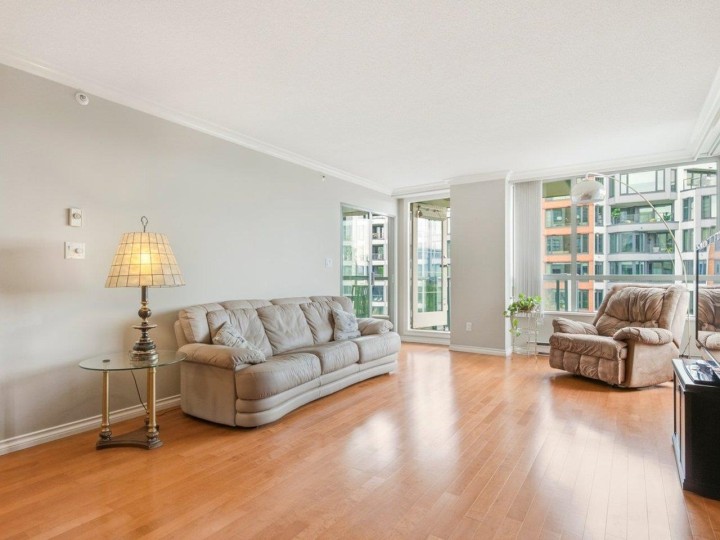 Photo 7 at 701 - 2288 Pine Street, Fairview VW, Vancouver West