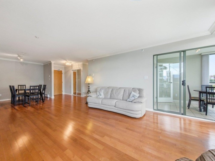 Photo 9 at 701 - 2288 Pine Street, Fairview VW, Vancouver West