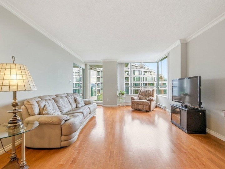 Photo 4 at 701 - 2288 Pine Street, Fairview VW, Vancouver West