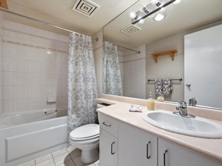 Photo 25 at 701 - 2288 Pine Street, Fairview VW, Vancouver West